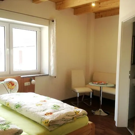 Farm stay Peterseil's Radl Zimmer